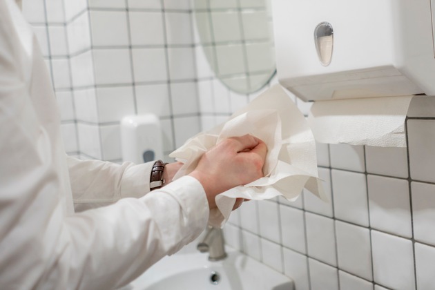 Leben retten - Hände waschen - trocknen mit Papier/ 5. Mai: Internationaler Tag der Handhygiene