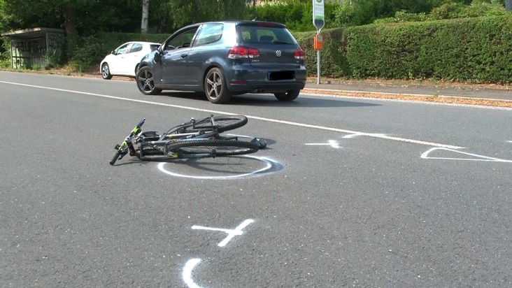 FW-EN: Schwerverletzter Radfahrer nach Verkehrsunfall - Rettungshubschrauber im Einsatz