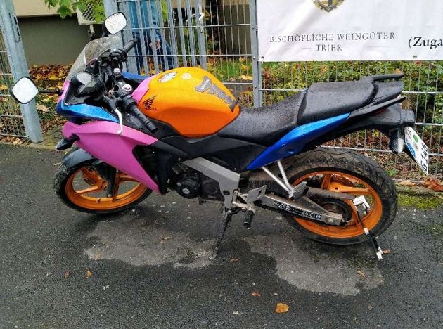 POL-PPTR: Unbekannte entwenden Motorrad und lackieren es um