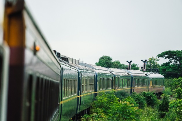 Premiere: The Blue Jasmine Train mit Vögele Reisen