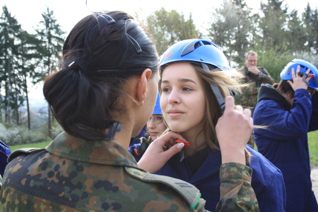 Bundeswehr öffnet ihre Türen für den Girls´Day - Mädchen-Zukunftstag - 2015