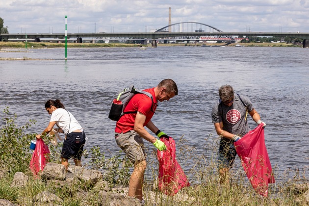 Pressemitteilung: TEEKANNE und das Clean River Project sammeln Müll zum Schutz der Meere
