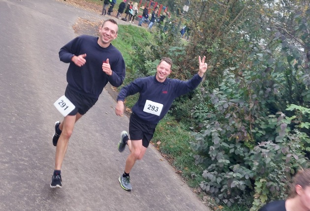 FW-AR: Oeventroper Straßenlauf- Hauptamtliches Laufteam nimmt teil