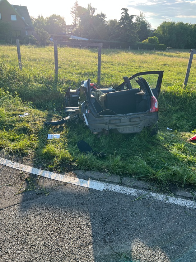 FW Petershagen: Schwerer Verkehrsunfall auf der B482