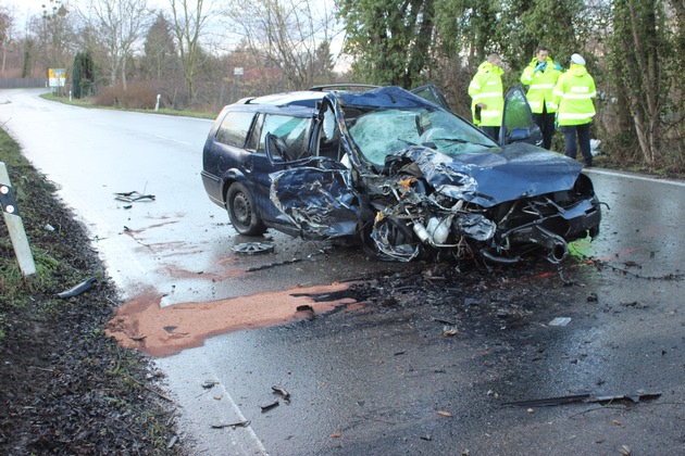 POL-PDWO: Verkehrsunfall - 2 Personen verletzt