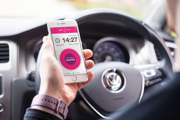 Studie: Jeder zehnte deutsche Autofahrer parkt mit digitaler Unterstützung