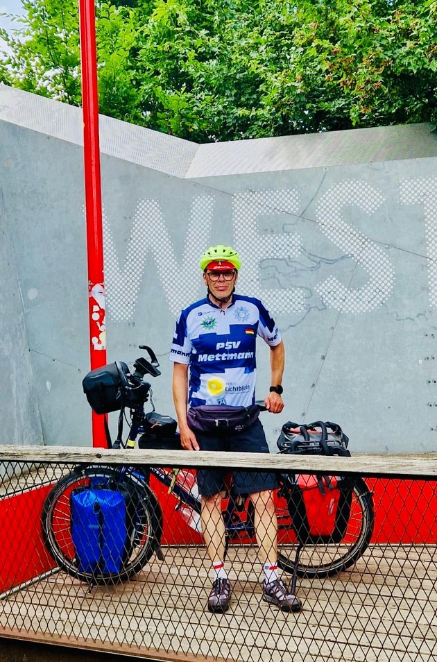 POL-ME: &quot;Nie Radlos&quot;: Frank Eigelshofen erreicht Tour de France-Marke - Mehr als 10.000 Euro an Spenden gesammelt! - 2507028