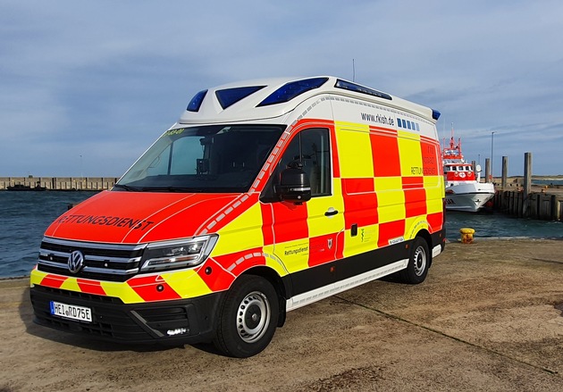 RKiSH: Vollelektrischer Rettungswagen auf Helgoland im Einsatz