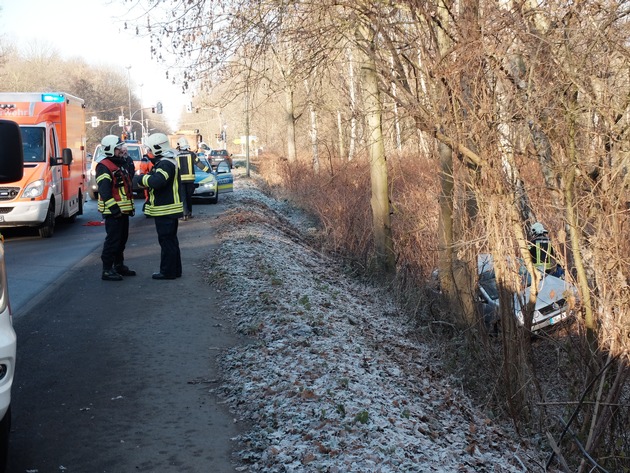 FW-GE: Internistischer Notfall führt zu einem Verkehrsunfall