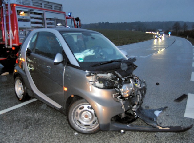 POL-PPWP: Schwedelbach: Zwei Verletzte und zwei Totalschäden bei Unfall