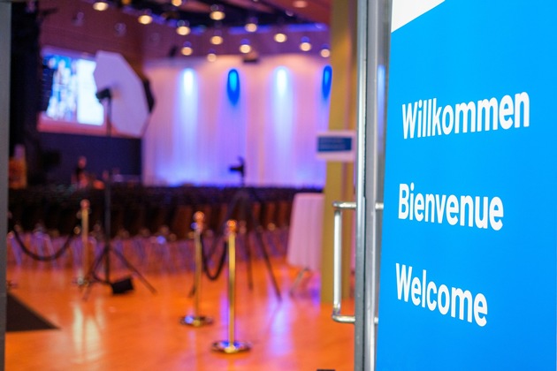 Communiqué de presse - Remise des diplômes d’UniDistance Suisse : une journée exceptionnelle pour les lauréates et les lauréats