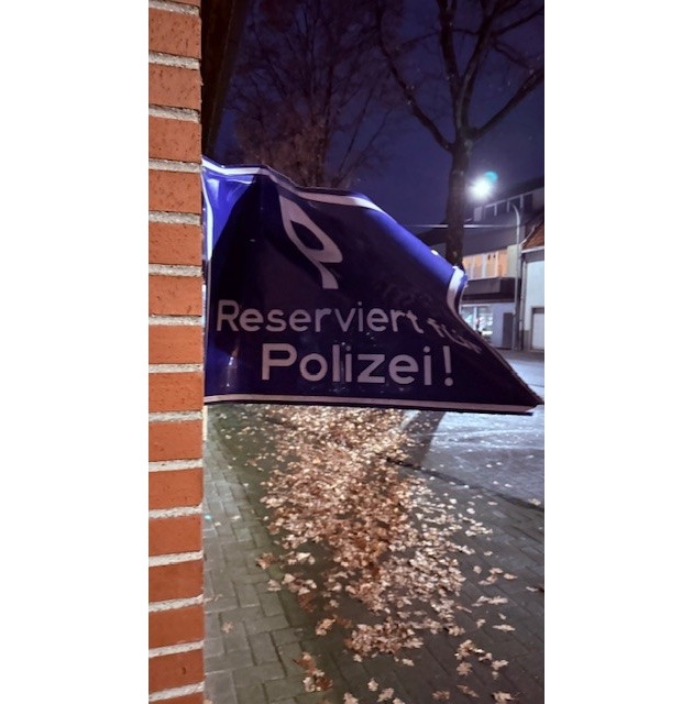 POL-OS: Bad Laer: Parkplatzschild für Einsatzwagen am Rathaus beschädigt - Polizei sucht Zeugen