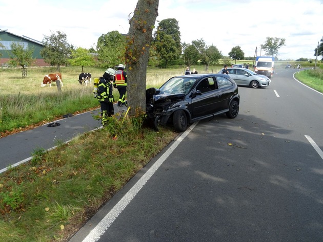 FW Sonsbeck: Gemeldeter PKW-Brand nach Verkehrsunfall