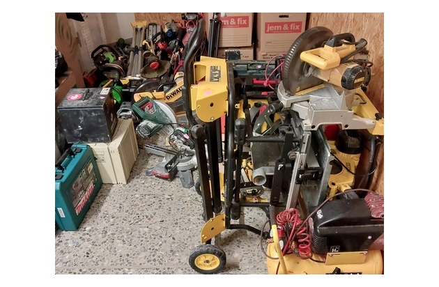 BPOL-FL: Bundespolizei stellt fast 100 elektrische Baumaschinen und Akkus sicher