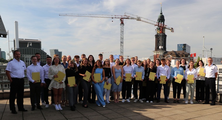 HZA-HH: Berufseinsteiger beim Hauptzollamt Hamburg//Jetzt Karriere beim ZOLL starten!