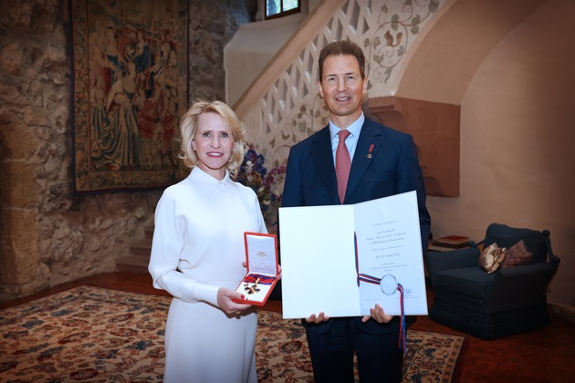 Ordensverleihung auf Schloss Vaduz