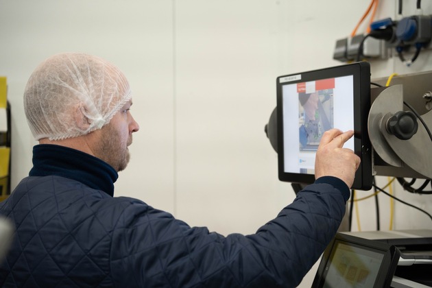 Datenbrille, Drohne &amp; Anleitung per App: Wie digitale Helfer die Wartung der Kaufland-Logistikanlagen erleichtern
