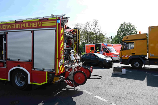 FW Pulheim: Verkehrsunfall mit Verletzten in Pulheim-Brauweiler