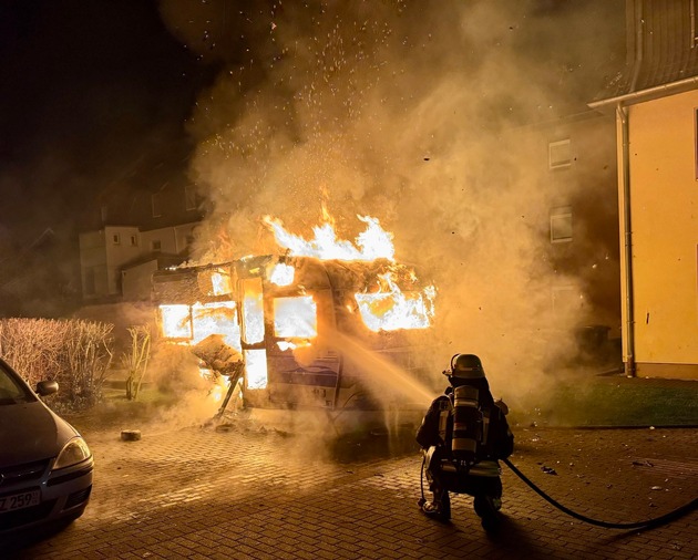 FW Datteln: Einsatz Kleingebäude