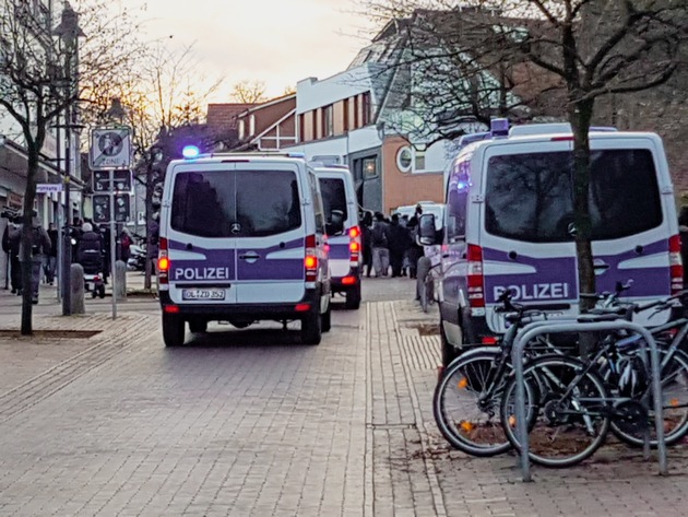 POL-STD: Demonstration in Buxtehude friedlich und störungsfrei verlaufen