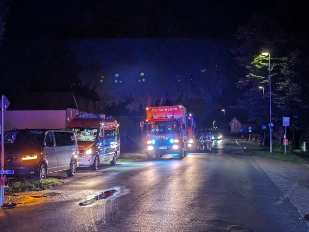 FW-ROW: Brand in Kleingartenkolonie - Gartenlaube komplett zerstört