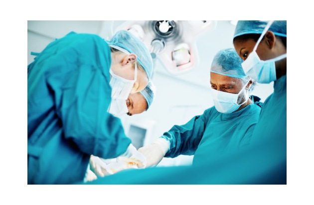 PM | Partnerschaftliche Zukunftsstrategie: Schön Klinik Neustadt und UKSH bündeln Kräfte in der Chirurgie