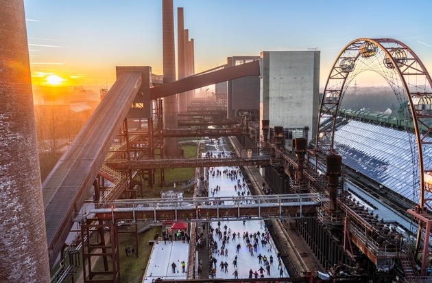 Stiftung Zollverein: Voller Erfolg: Zollverein-Eisbahn begeisterte rund 35.000 Gäste / Steigerung von über 40 Prozent im Vergleich zur Vorsaison