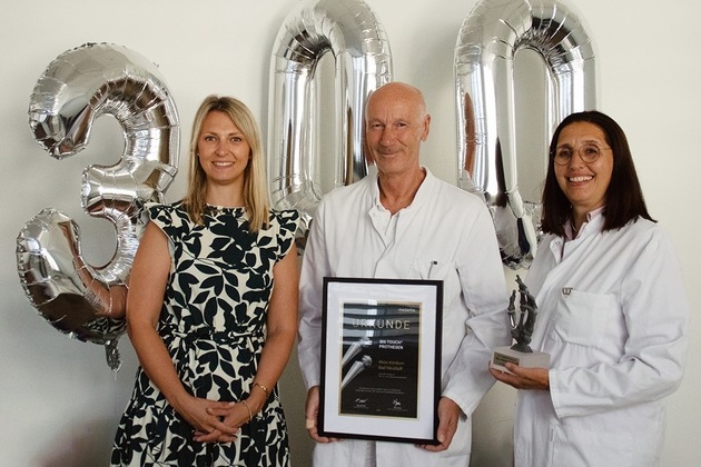 300. Implantation der Touch-Daumensattelgelenksprothese am RHÖN-KLINIKUM Campus Bad Neustadt