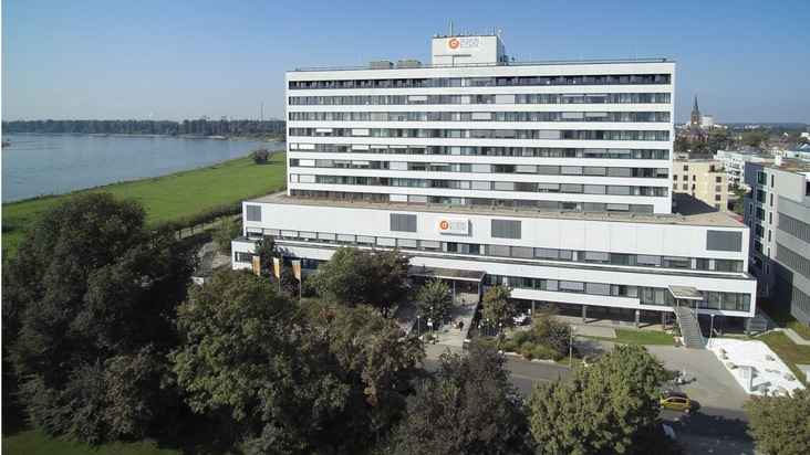Pressemeldung: Schön Klinik Düsseldorf sucht Ehrenamtlerinnen und Ehrenamtler für neuen Patientenservice