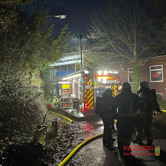 FW-RE: Brand auf dem ehemaligen Trainingszentrum Bergbau der RAG