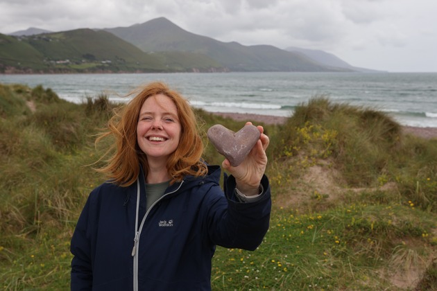 Irland im Herzen: Olivia Marei erlebt ihre Lieblingsinsel auf einer besonderen Reise / Aktiv, achtsam und authentisch - Schauspielerin entdeckt den Wild Atlantic Way mit ihrem Mann besonders intensiv