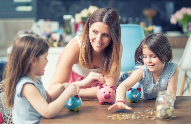 CosmosDirekt: Taschengeld-Report 2020: Deutsche Eltern setzen auf regelmäßige Beträge