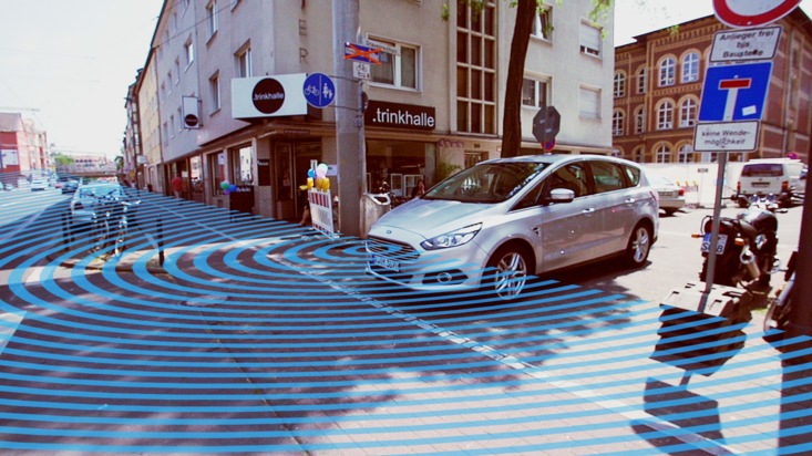 Ford-Werke GmbH: Autos, die um Ecken schauen: Ford startet Kamera-Technologie zur Vermeidung von Zusammenstößen