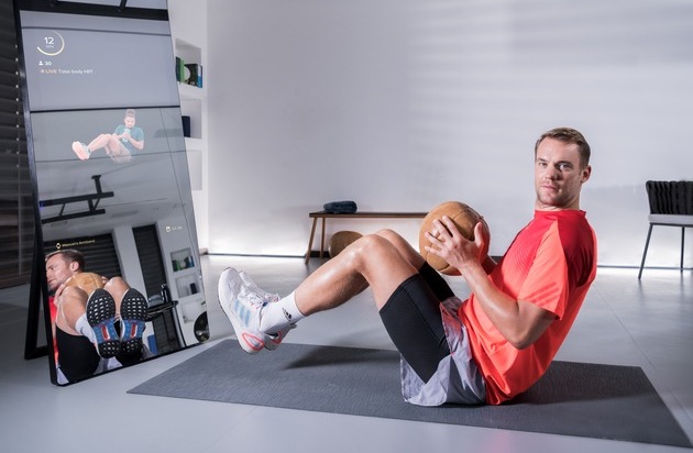 Vaha - etone motion analysis: Nationaltorwart Manuel Neuer beteiligt sich an Fitness-Revolution Vaha
