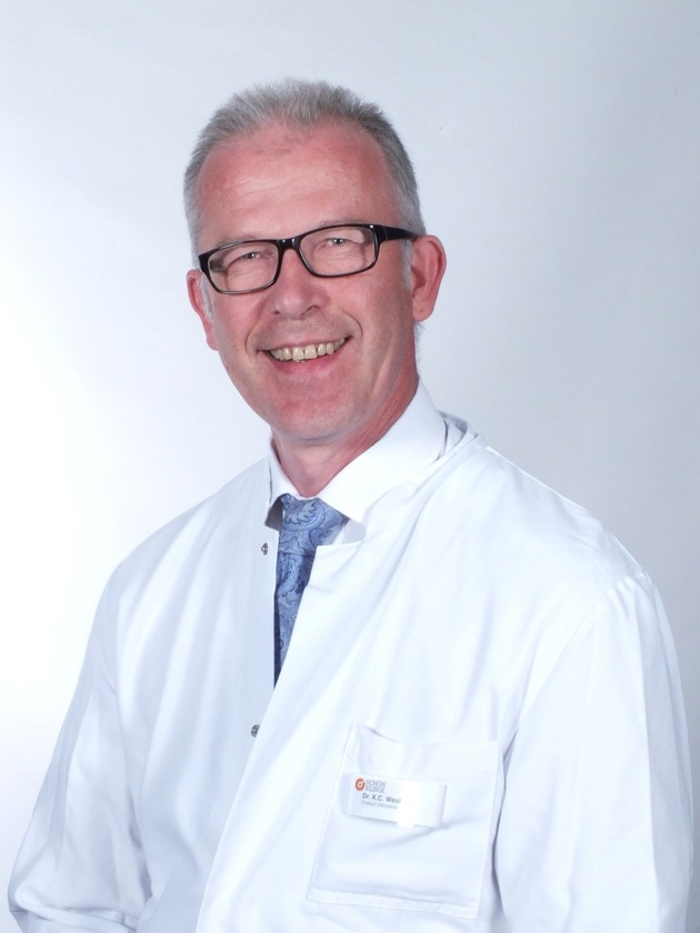 Pressemeldung: Schön Klinik Neustadt deutschlandweit gefragte Spezialklinik für Endoprothetik und Wirbelsäule