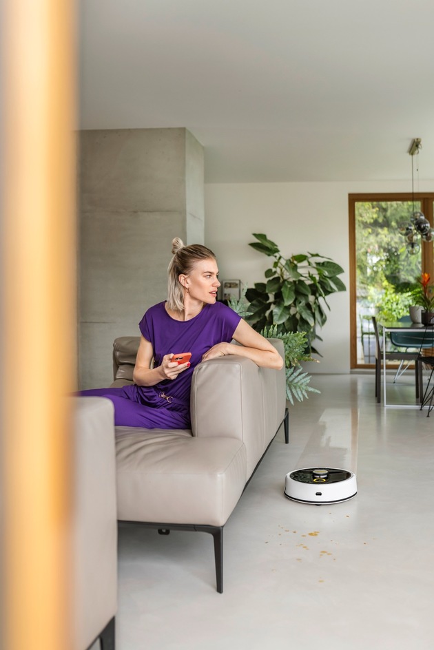 Pressemitteilung: Intelligenter Wischroboter RCF 3 von Kärcher