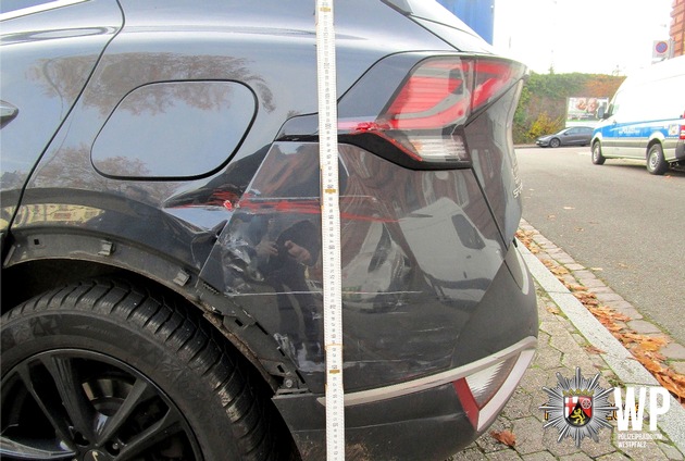 POL-PIKUS: Kia gerammt und abgehauen