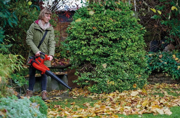 Leaf-free with the new Power X-Change cordless leaf blower/vacuum from Einhell