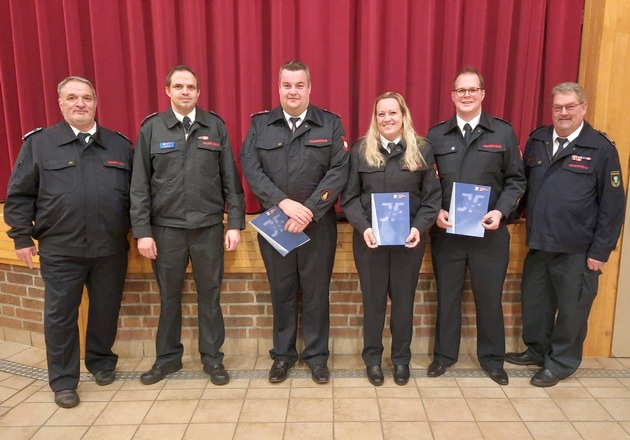 FW Sonsbeck: Besondere Ehrung für langjährige Jugendarbeit in der Feuerwehr Sonsbeck - Funktionswechsel in der Leitung der Einheit Labbeck