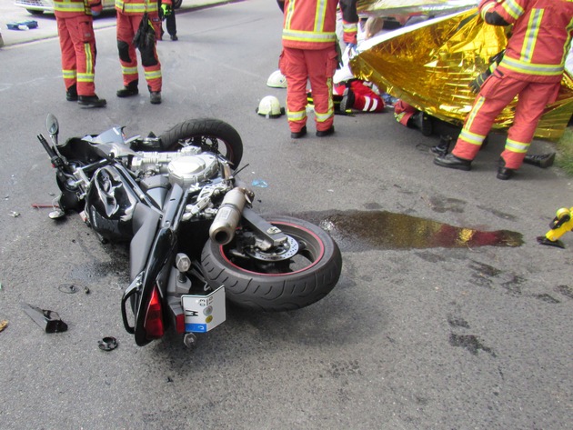 POL-ME: Motorradfahrerinnen bei Unfall schwer verletzt - Velbert - 1908135