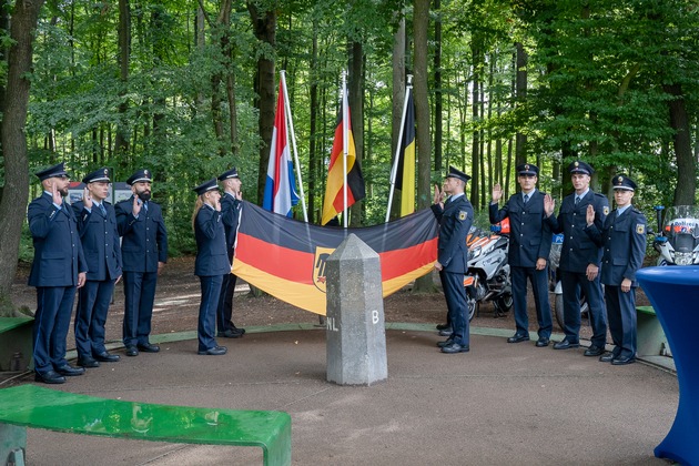 BPOL NRW: Verstärkung für Bundespolizei Aachen 
Vereidigung am Dreiländerpunkt