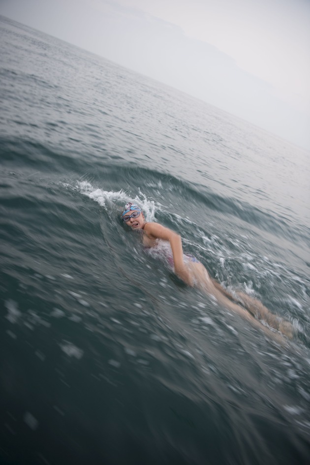 Marburgerin schwimmt weiter auf der Erfolgswelle: Nathalie Pohl durchquert mit deutschem Rekord den Ärmelkanal (FOTO)