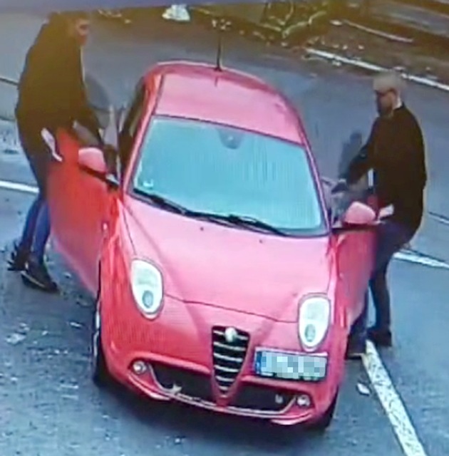 POL-KS: &Ouml;ffentlichkeitsfahndung nach r&auml;uberischem Diebstahl im &Ouml;lm&uuml;hlenweg: T&auml;terhinweise erbeten