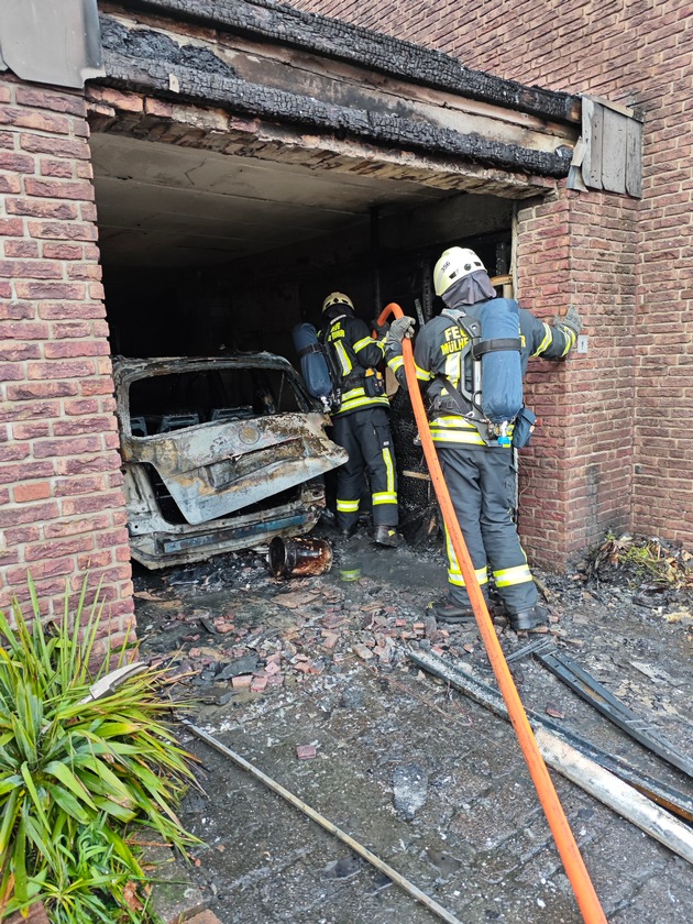 FW-MH: Zwei Verkehrsunfälle und ein Garagenbrand in Mülheim an der Ruhr