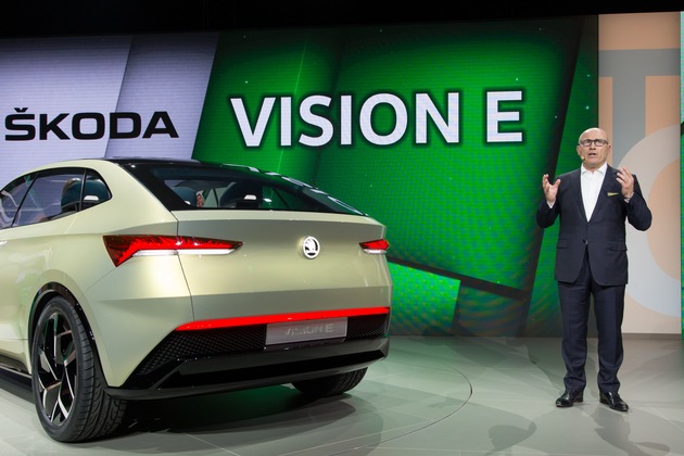 SKODA blickt in die Zukunft: SKODA Studie VISION E feiert Weltpremiere auf der Volkswagen Group Night in Shanghai (FOTO)