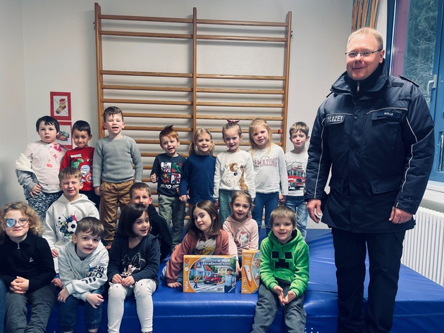 POL-PDTR: Kreisverkehrswacht und Polizei leisten Beitrag bei der Verkehrserziehung in Kindergärten im Kreis Birkenfeld