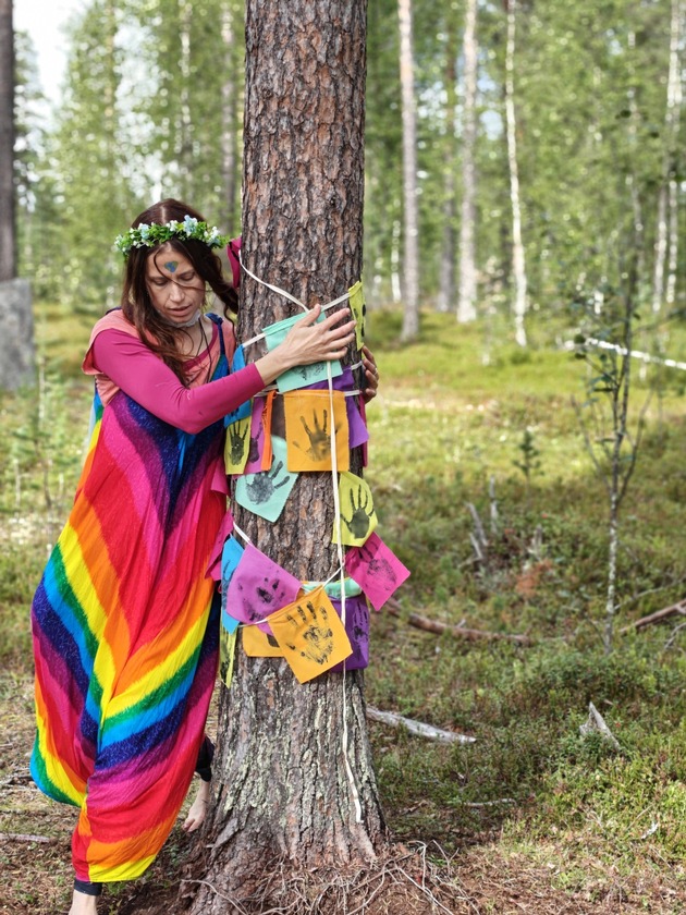 Bäume umarmen, Weltmeister:in werden: TreeHugging World Championships 2026 in Levi