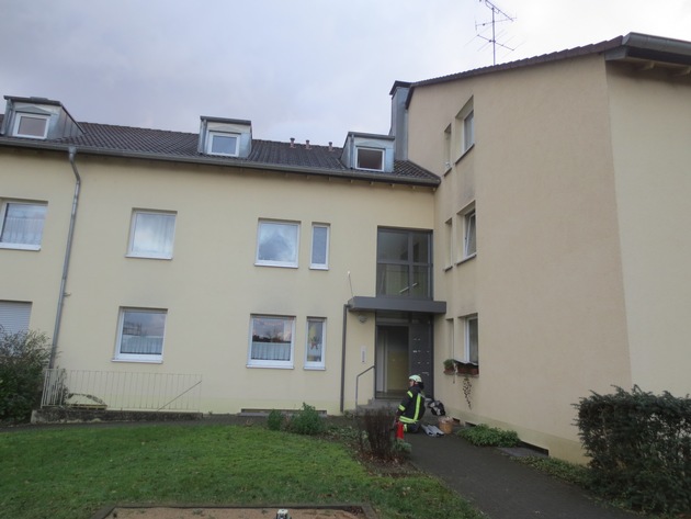 FW-GL: Küchenbrand in Bergisch Gladbach fordert 3 Verletzte