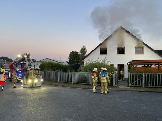 FW Osterholz-Scharm.: Saunabrand entwickelt sich zum Gebäudebrand