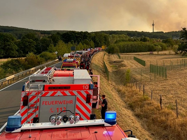 FW-GL: Folgemeldung - Einsatz der Feuerwehr Bergisch Gladbach in Hürtgenwald geht dem Ende entgegen